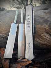 Load image into Gallery viewer, SOVEREIGN CRICKET BAT