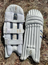 Load image into Gallery viewer, Finisher Batting pads