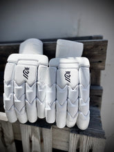 Load image into Gallery viewer, KINGSBURY GLOVES- SOVERIEGN (split)