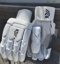 Load image into Gallery viewer, KINGSBURY GLOVES- SOVERIEGN (split)